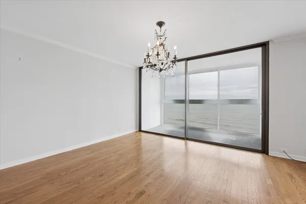 $835,000 | 1500 Sheridan Road, Unit 6H, Wilmette, IL 60091