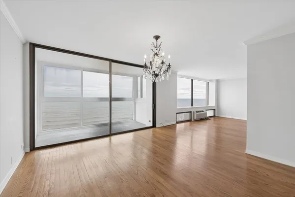 $835,000 | 1500 Sheridan Road, Unit 6H, Wilmette, IL 60091