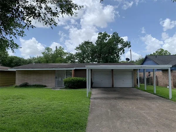 $1,675 | 5815 Darlinghurst Drive, Houston, TX 77085