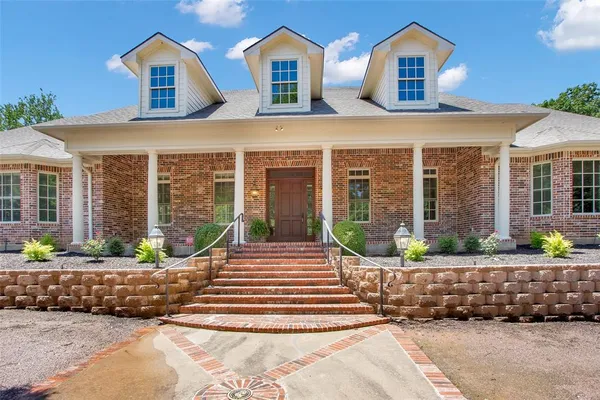 $999,900 | 48 Summit Oaks Circle, Denison, TX 75020
