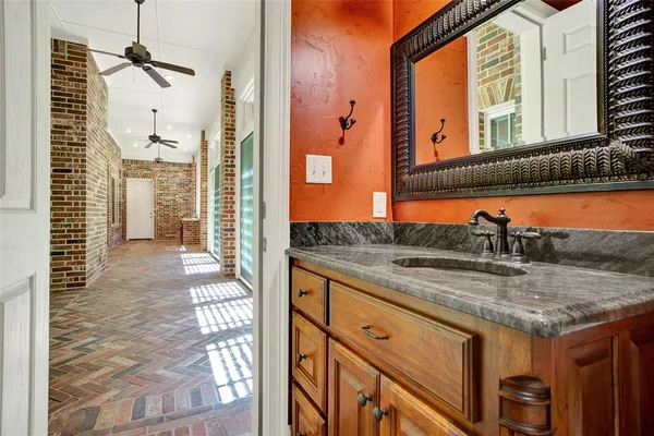 $999,900 | 48 Summit Oaks Circle, Denison, TX 75020