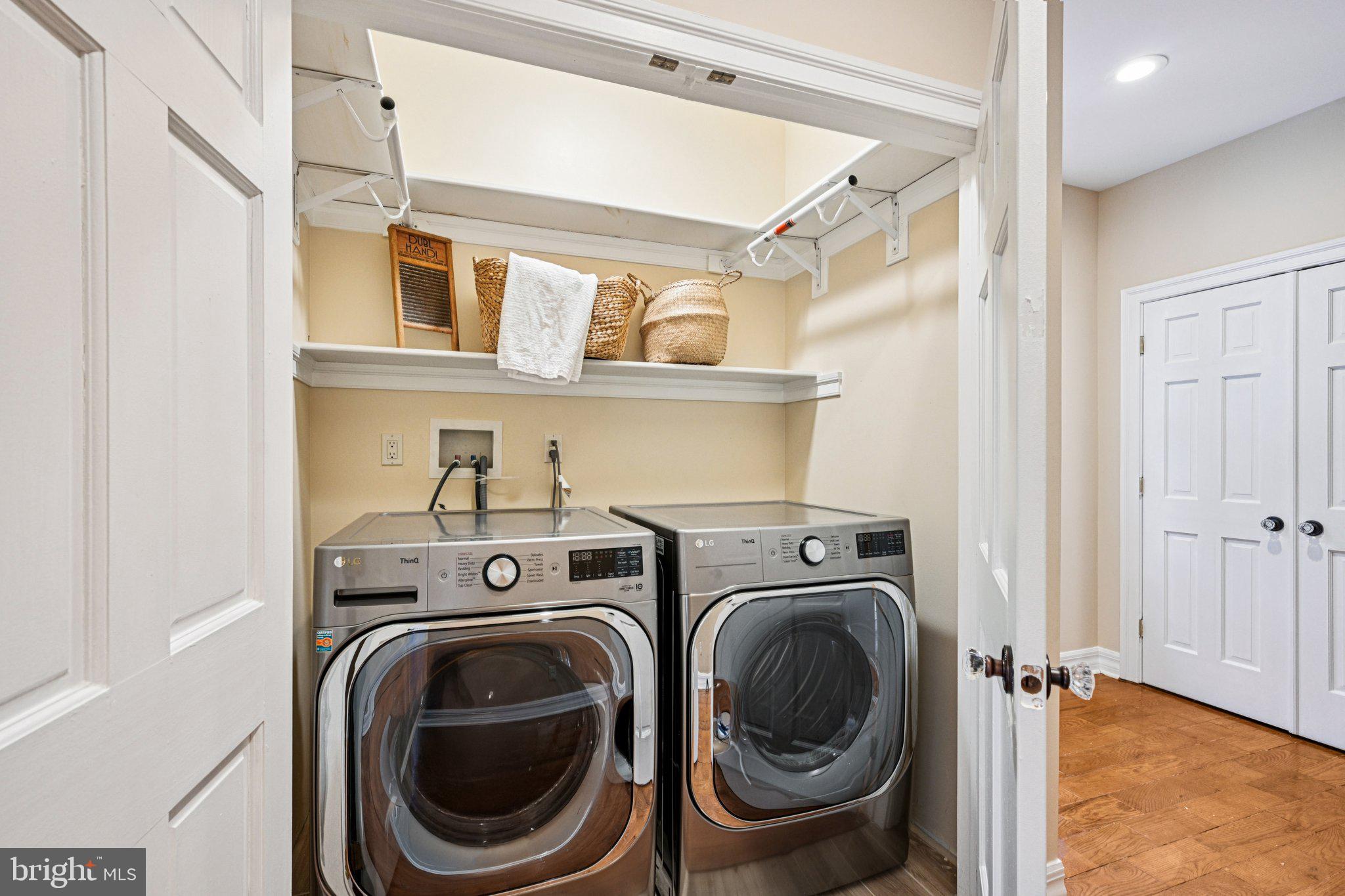 700 South Roberts Road Bryn Mawr, PA 19010 - Photo 26 of 42 a utility room with dryer and washer