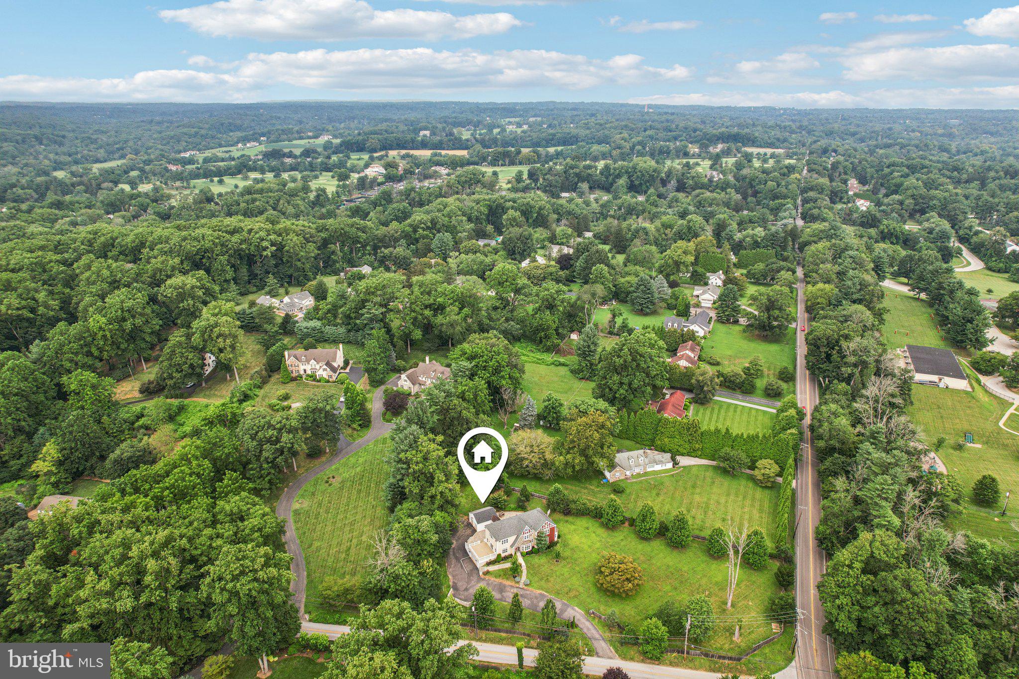 700 South Roberts Road Bryn Mawr, PA 19010 - Photo 41 of 42 an aerial view of a residential houses with outdoor space and trees