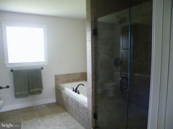 1401 Springhouse Road Sinking Spring, PA 19608 - Photo 8 of 20 Master Bathroom