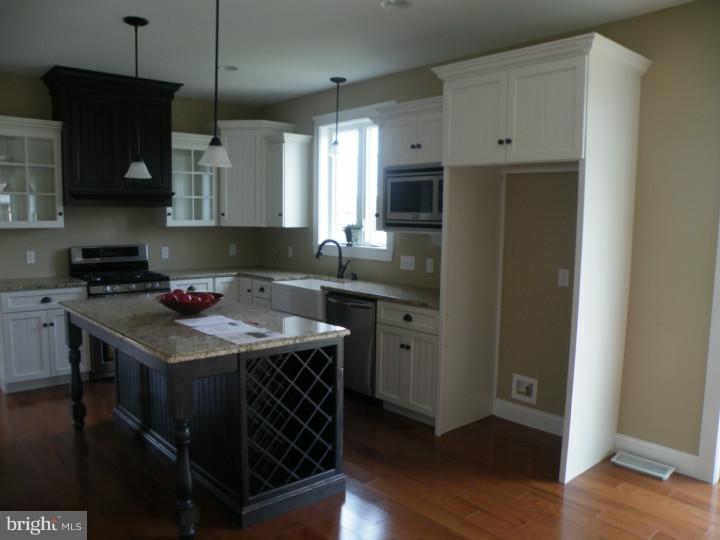 1401 Springhouse Road Sinking Spring, PA 19608 - Photo 10 of 20 Family Room