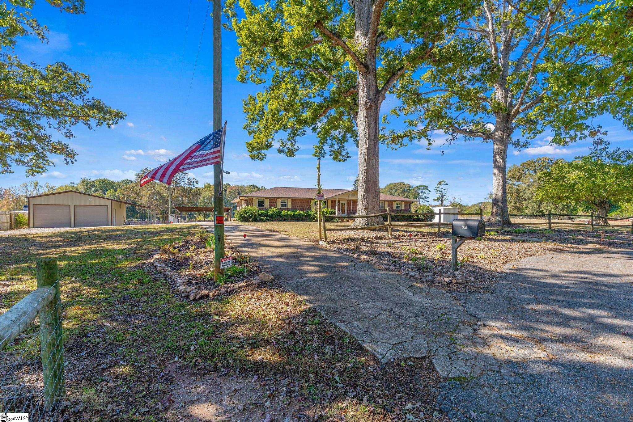 232 Strawberry Road Anderson, SC 29626 - Photo 3 of 40