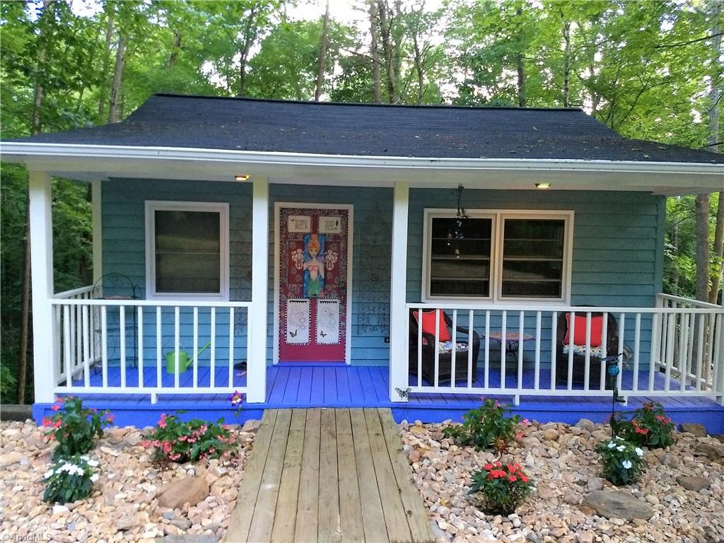 1329 Mountain View Church Road King, NC 27021 - Photo 5 of 35