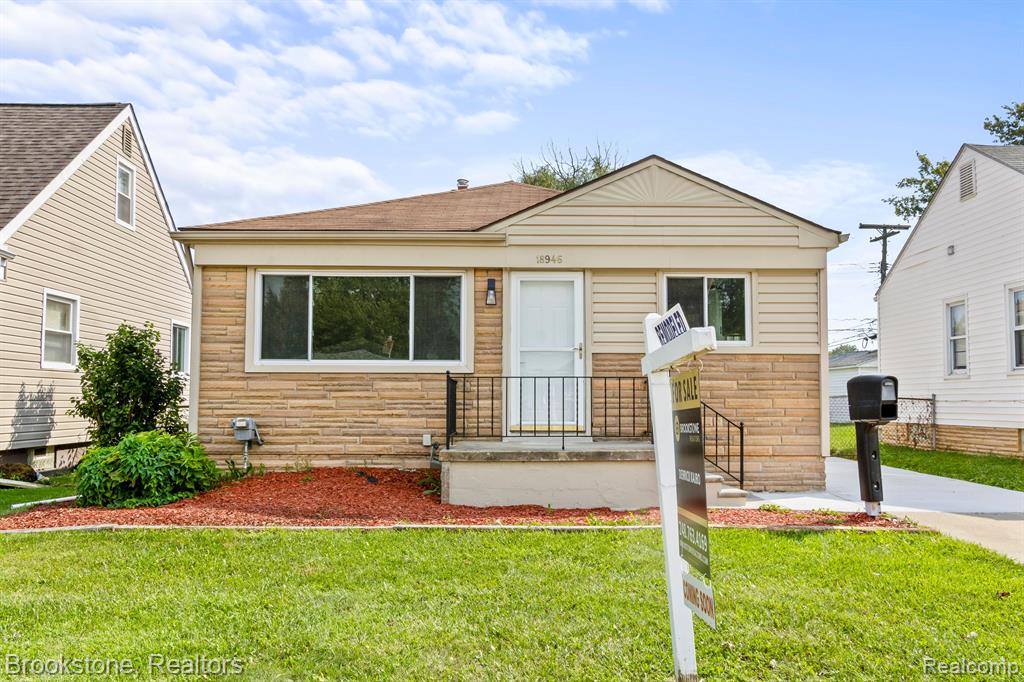 18946 Martin Road Roseville, MI 48066 - Photo 3 of 46 Gallery Image 3