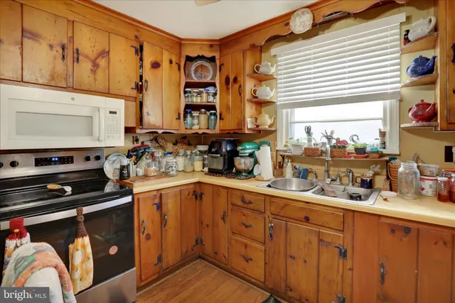 $375,000 | 6221 Perkiomen Avenue, Birdsboro, PA 19508