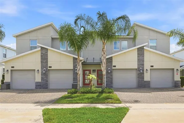 $300,000 | 877 Ocean Course Avenue, Unit 877, Davenport, FL 33896