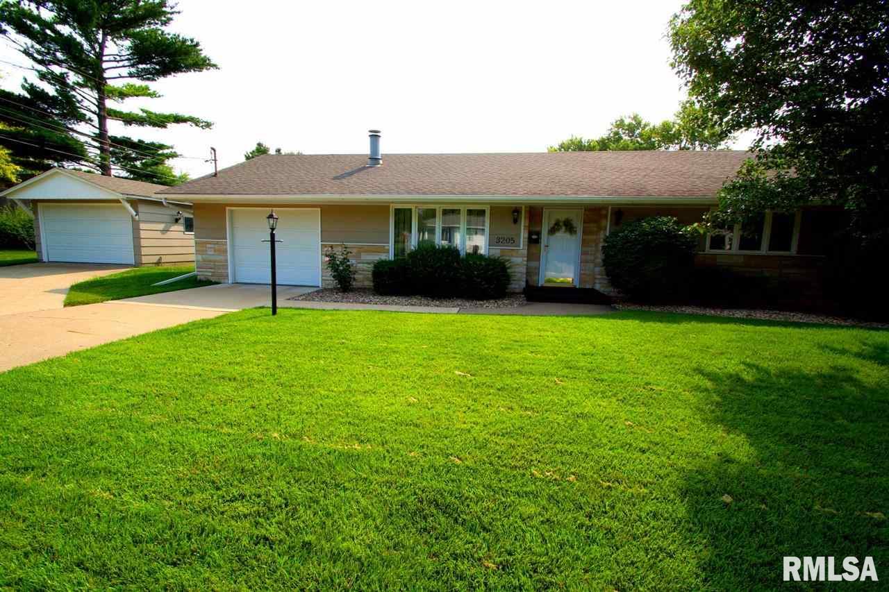 3205 Spring Street Davenport, IA 52807 - Photo 1 of 24 Gallery Image 1