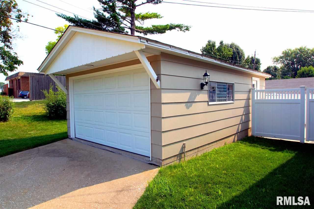 3205 Spring Street Davenport, IA 52807 - Photo 17 of 24 Gallery Image 17