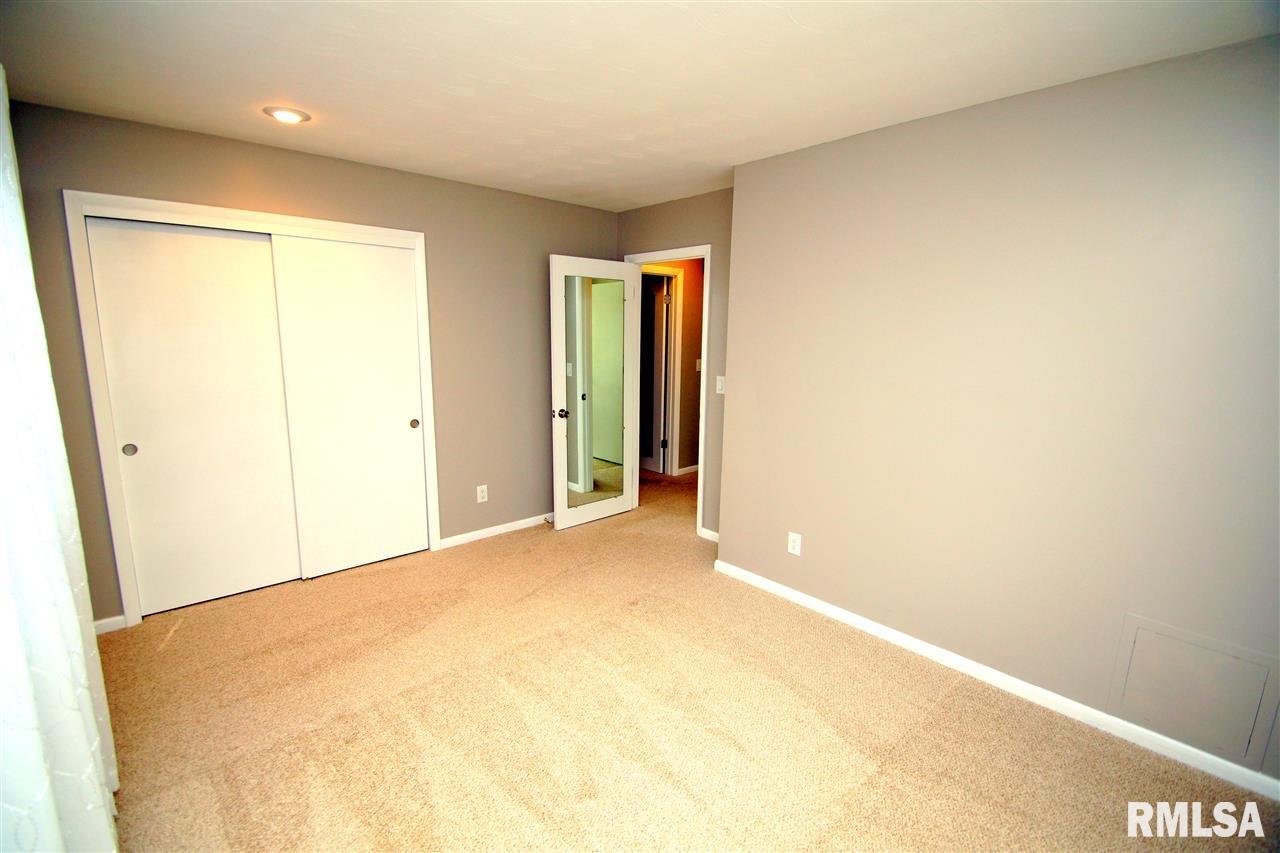 3205 Spring Street Davenport, IA 52807 - Photo 5 of 24 Gallery Image 5