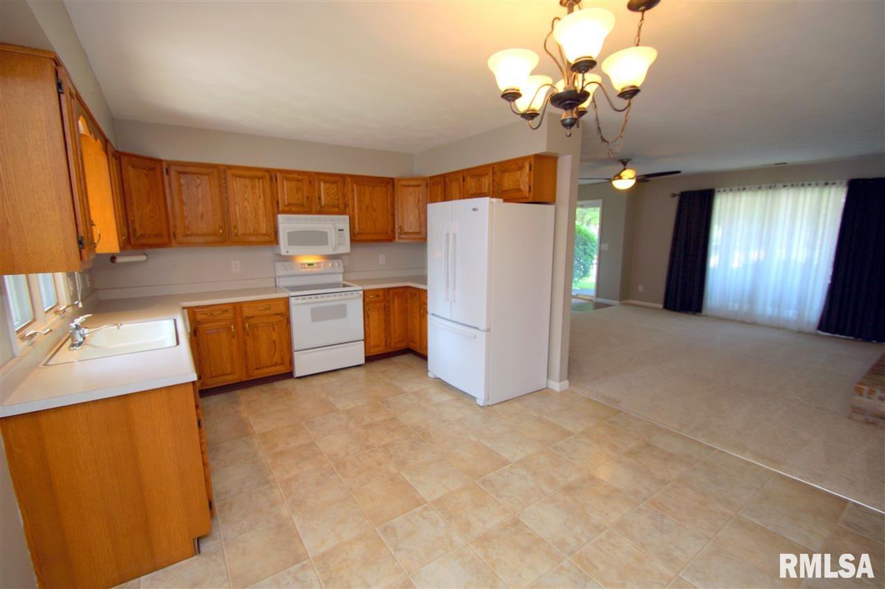 3205 Spring Street Davenport, IA 52807 - Photo 10 of 24 Gallery Image 10