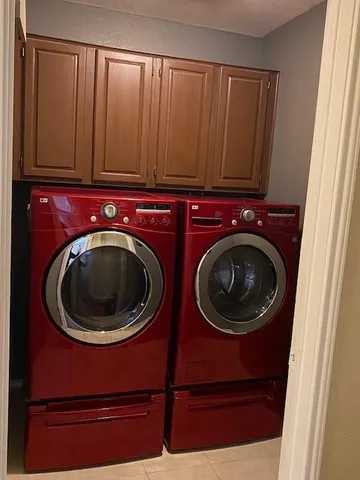 a close up view of washer and dryer