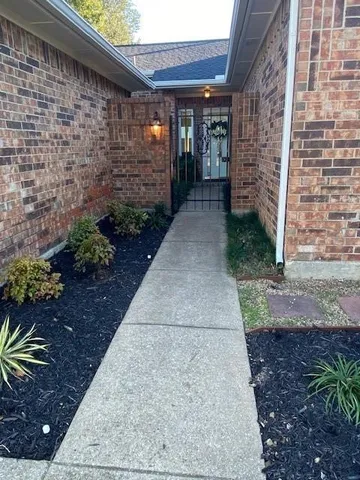 a view of a pathway both side of building