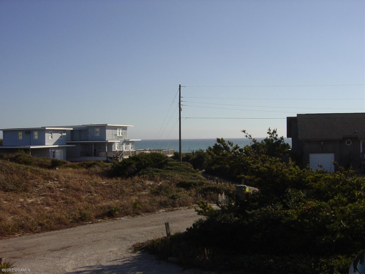 114 Hoffman Beach Road Atlantic Beach, NC 28512 - Photo 5 of 24 Between houses