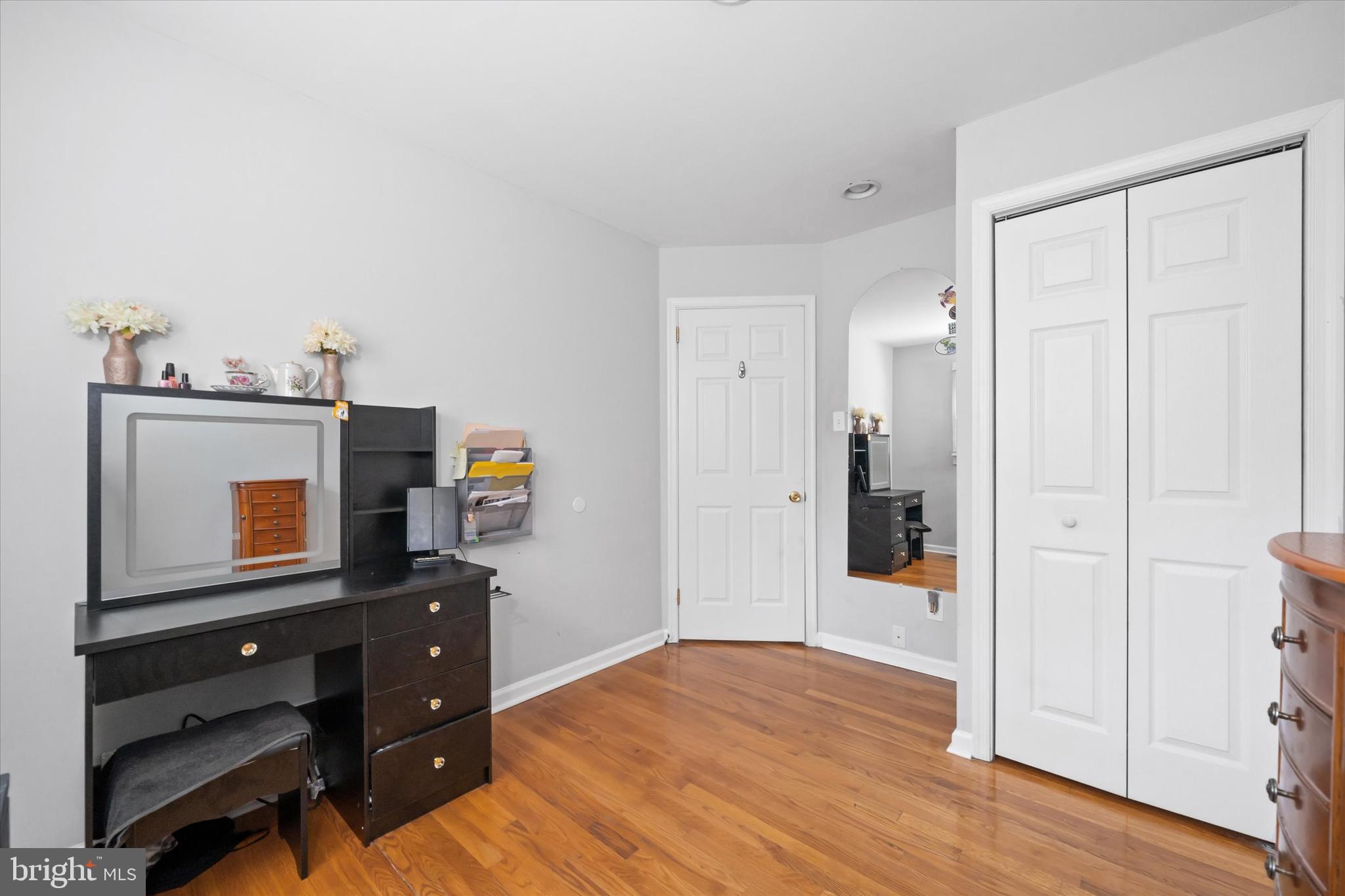 4 Flora Circle Newark, DE 19711 - Photo 26 of 41 a living room with furniture and a flat screen tv