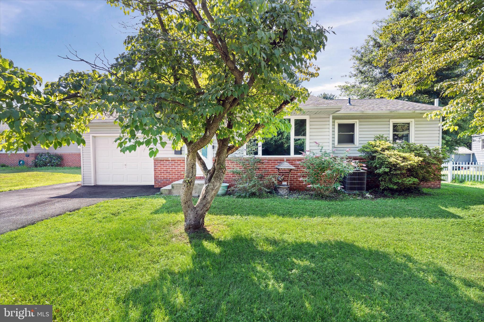 4 Flora Circle Newark, DE 19711 - Photo 3 of 41 a front view of house with yard and green space