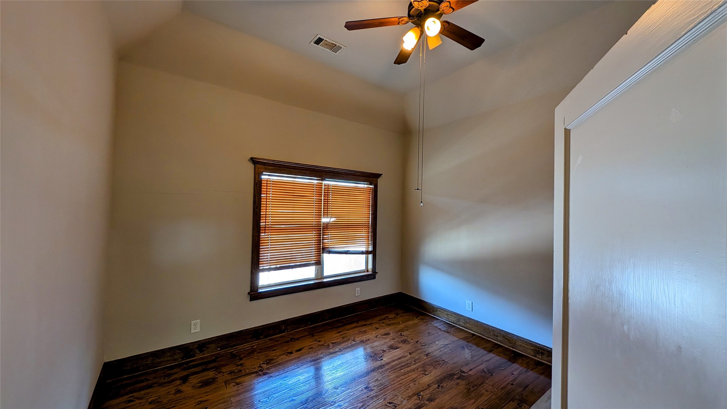 702 Paschall Street, Unit B Houston, TX 77009 - Photo 10 of 27