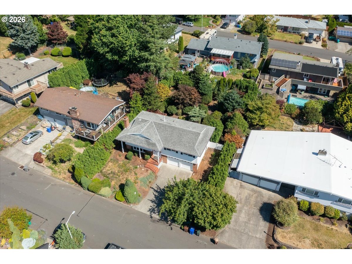 895 Northwest 3rd Street Gresham, OR 97030 - Photo 4 of 41
