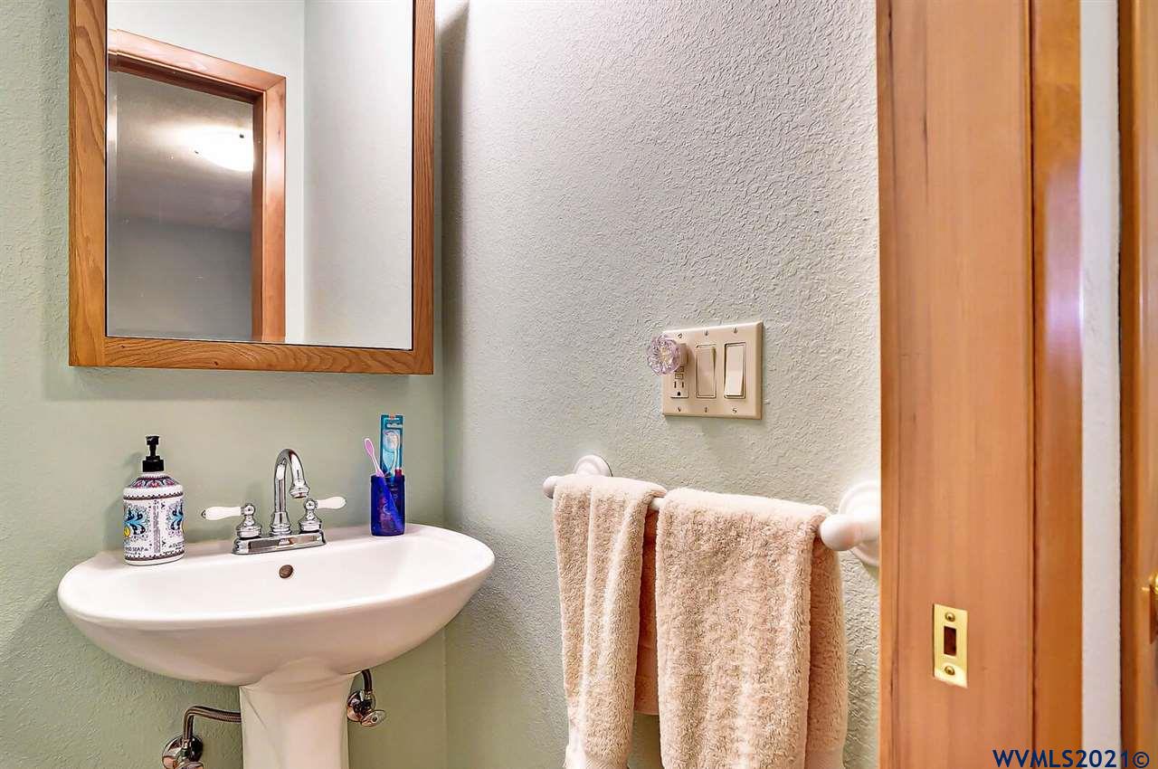 1620 27th Avenue Southwest Albany, OR 97321 - Photo 17 of 37