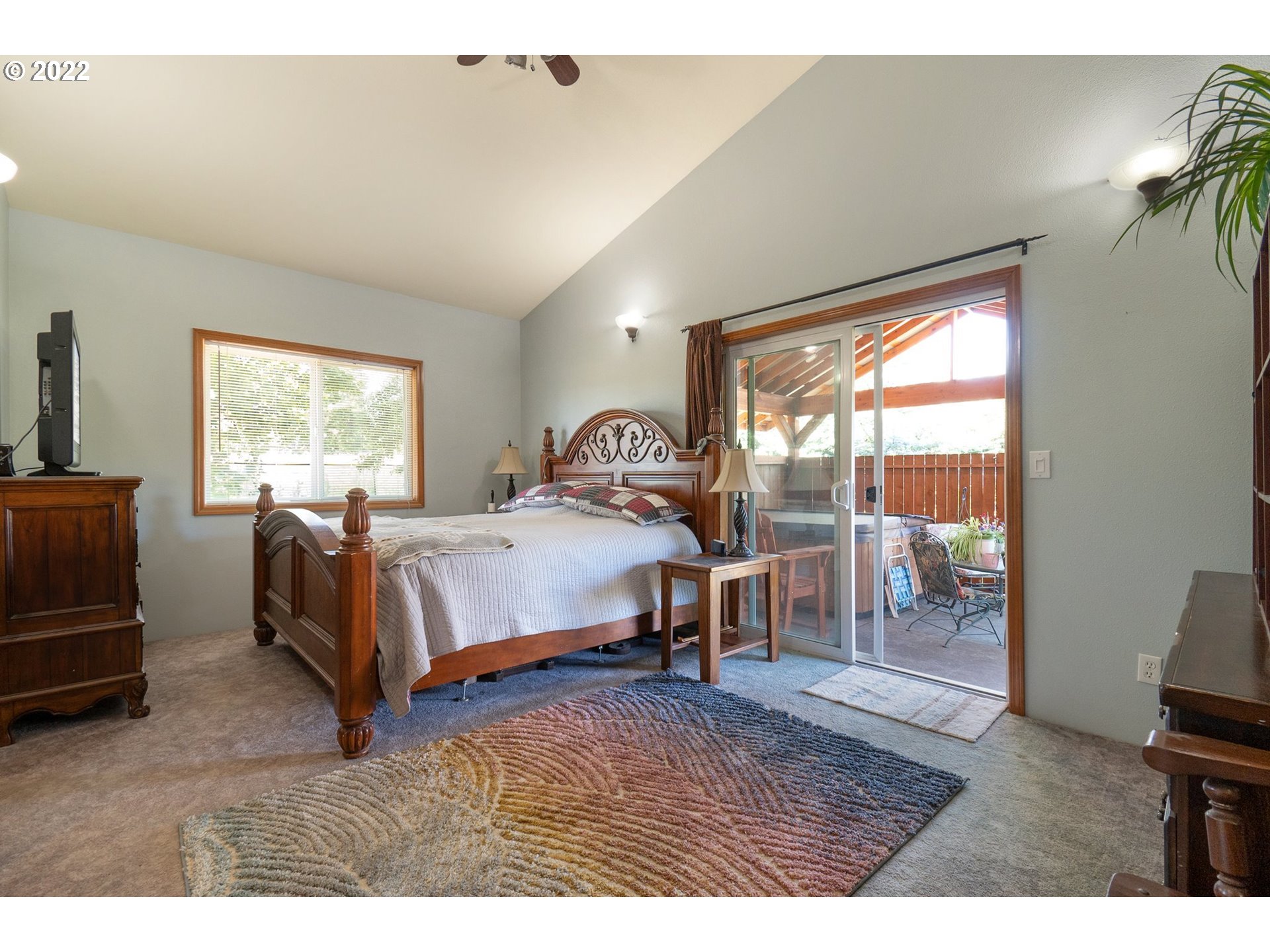 1770 Markham Road Hood River, OR 97031 - Photo 12 of 32 Primary Bedroom