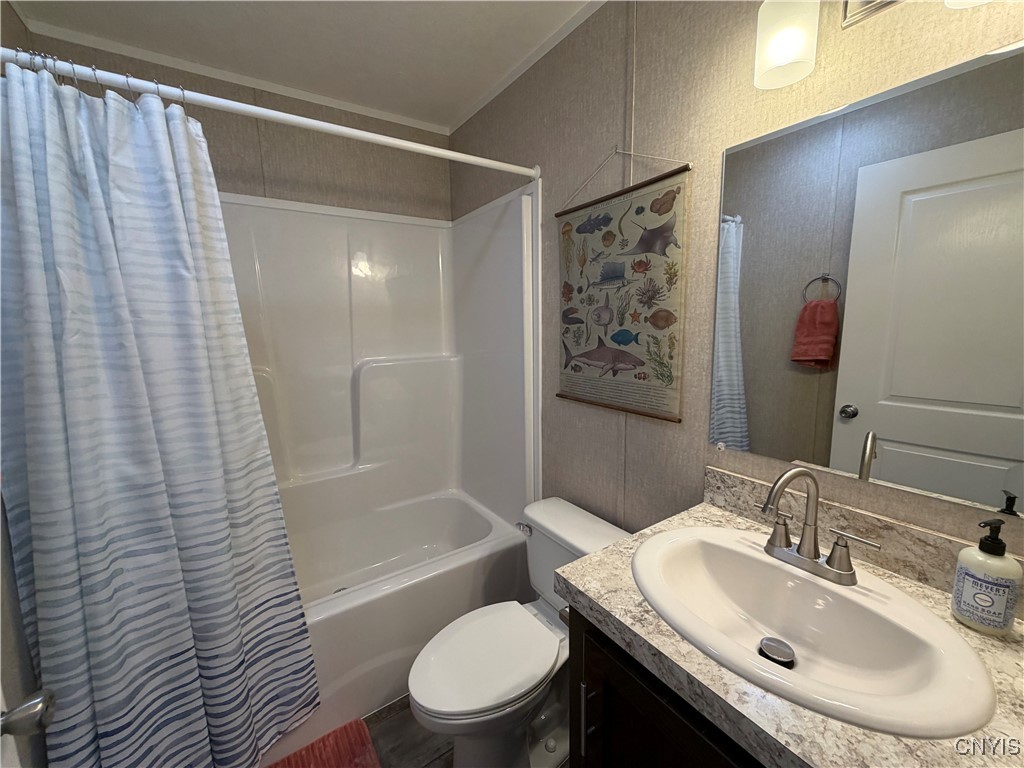 5600 # 69 Shute Road La Fayette, NY 13084 - Photo 32 of 40 2nd full bathroom