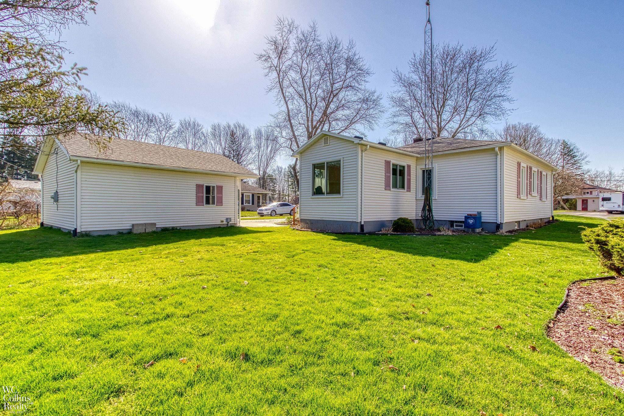 4030 North River Road Fort Gratiot, MI 48059 - Photo 22 of 24 50138602-0fb2911d-d1d4-4103-8bb4-0bd3571c39c2.JPG