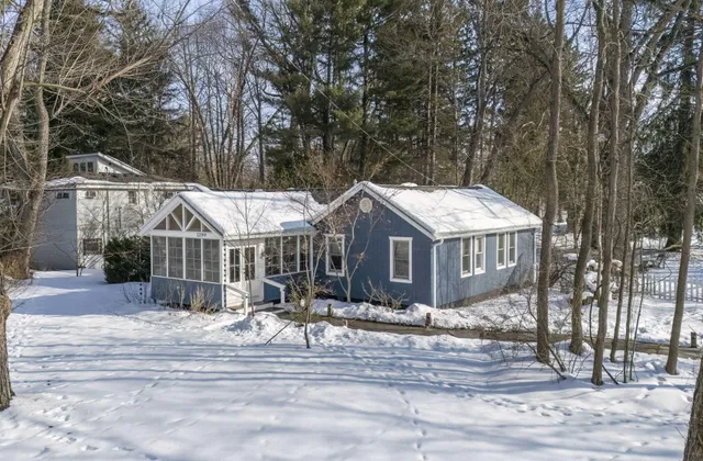 $699,000 | 12199 Linden Avenue, Sawyer, MI 49125