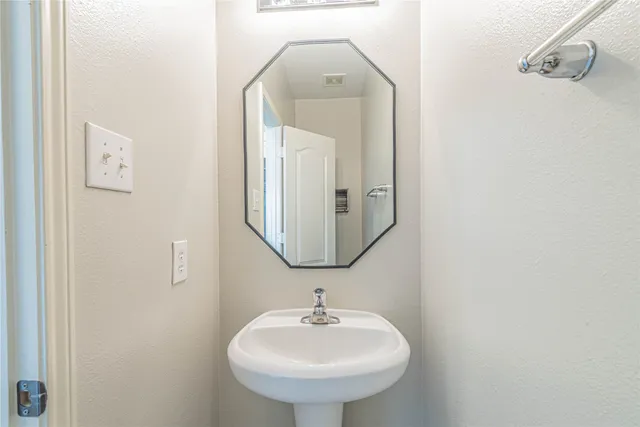 $1,795 | 17223 Brookhollow Ct Drive, Houston, TX 77084