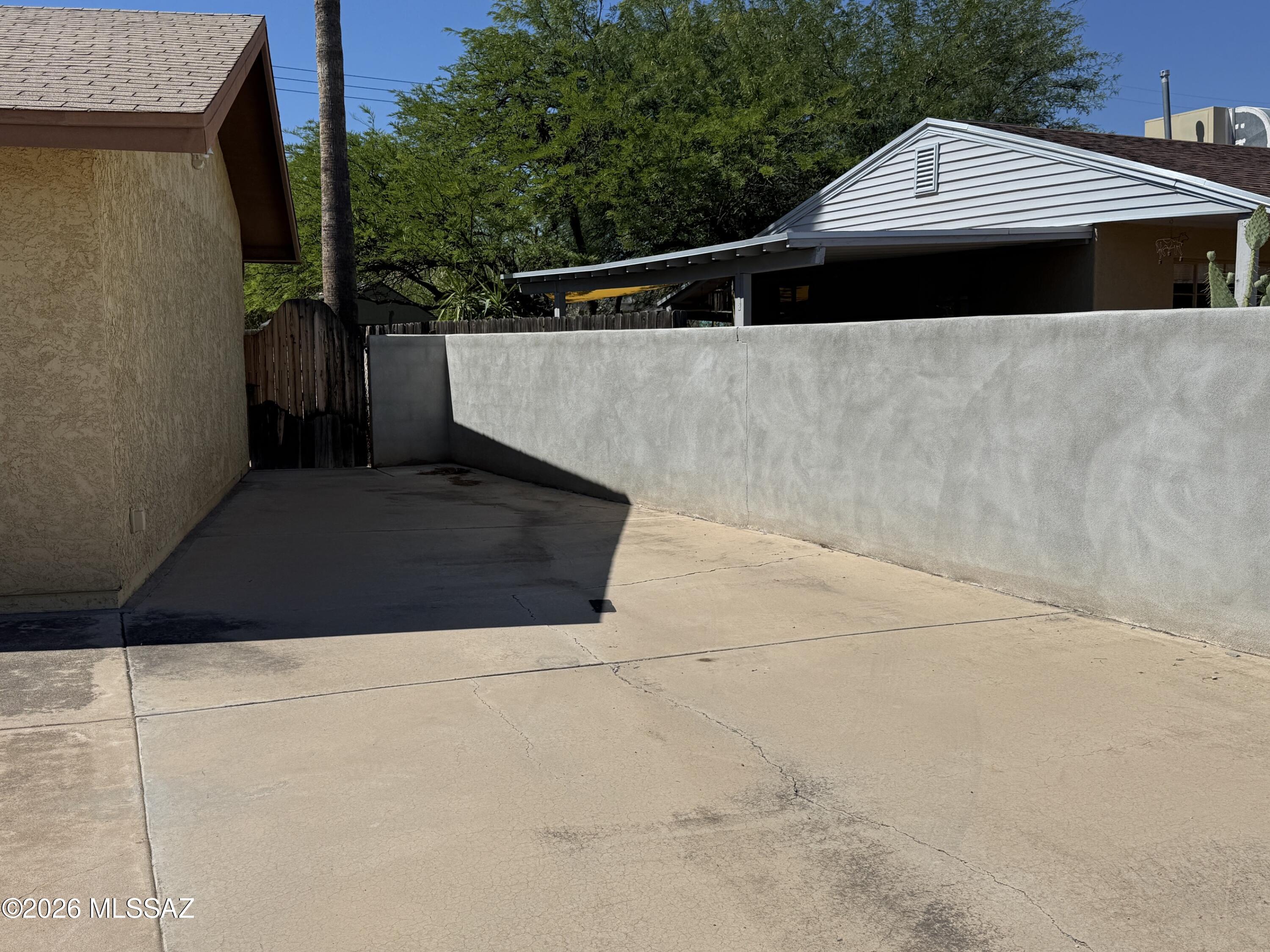 4086 East Montecito Street Tucson, AZ 85711 - Photo 8 of 49 IMG_4639