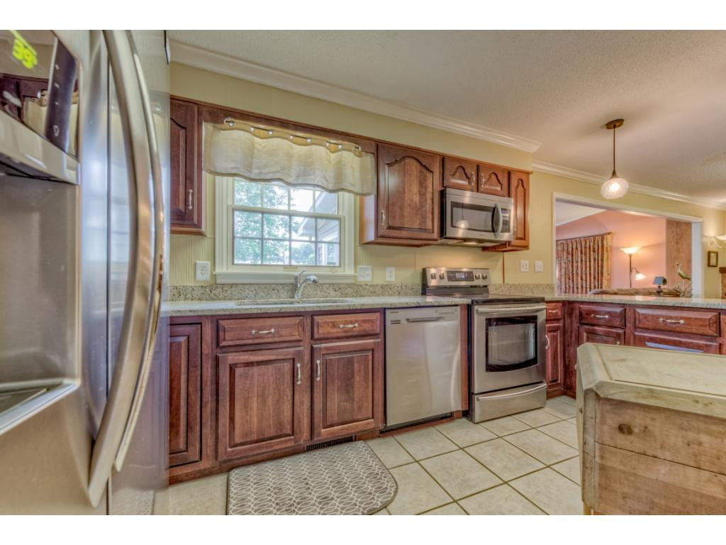 213 Tiffany Road Bristol, TN 37620 - Photo 8 of 34 Photo 8