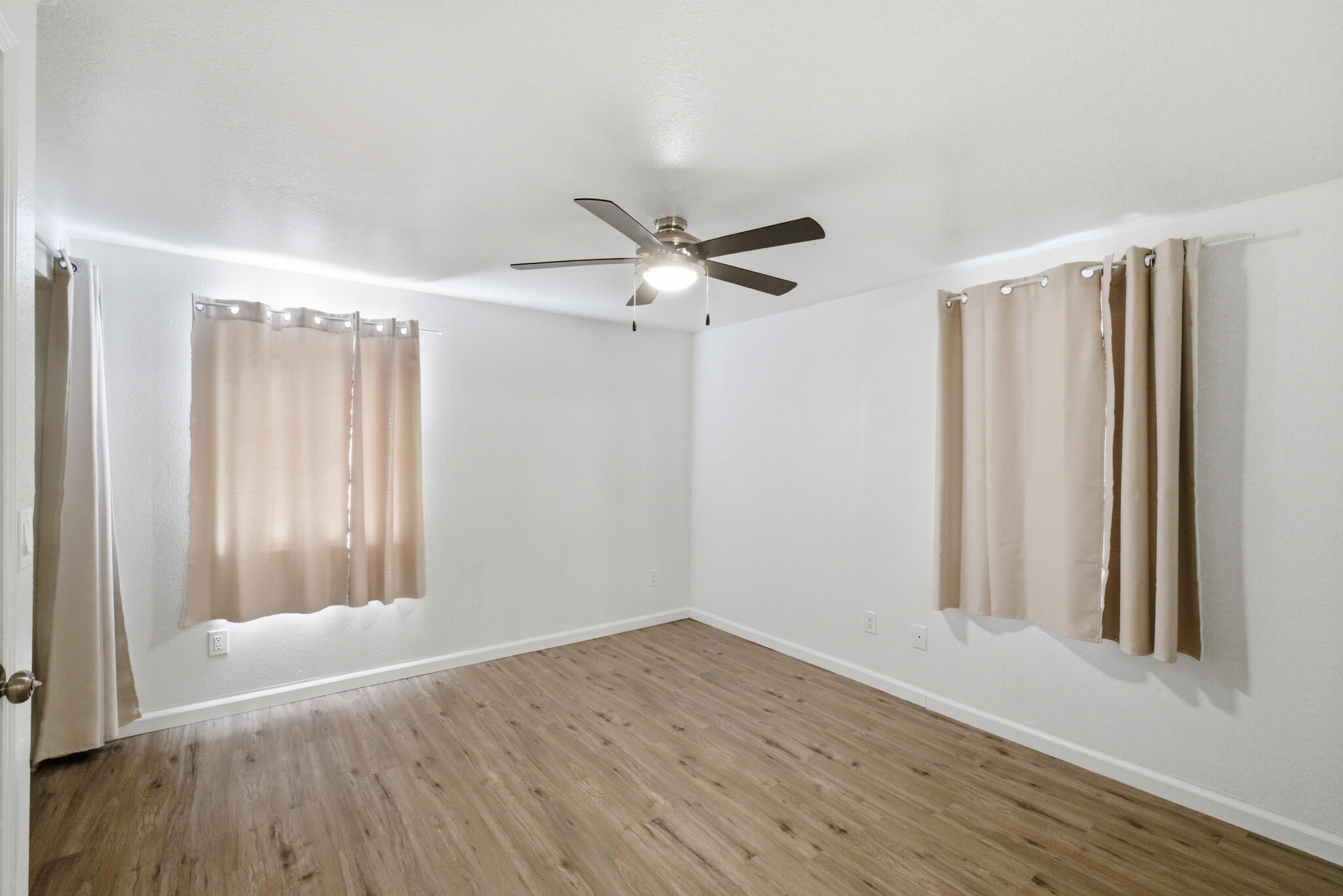 723 South Locust Street Visalia, CA 93277 - Photo 14 of 27