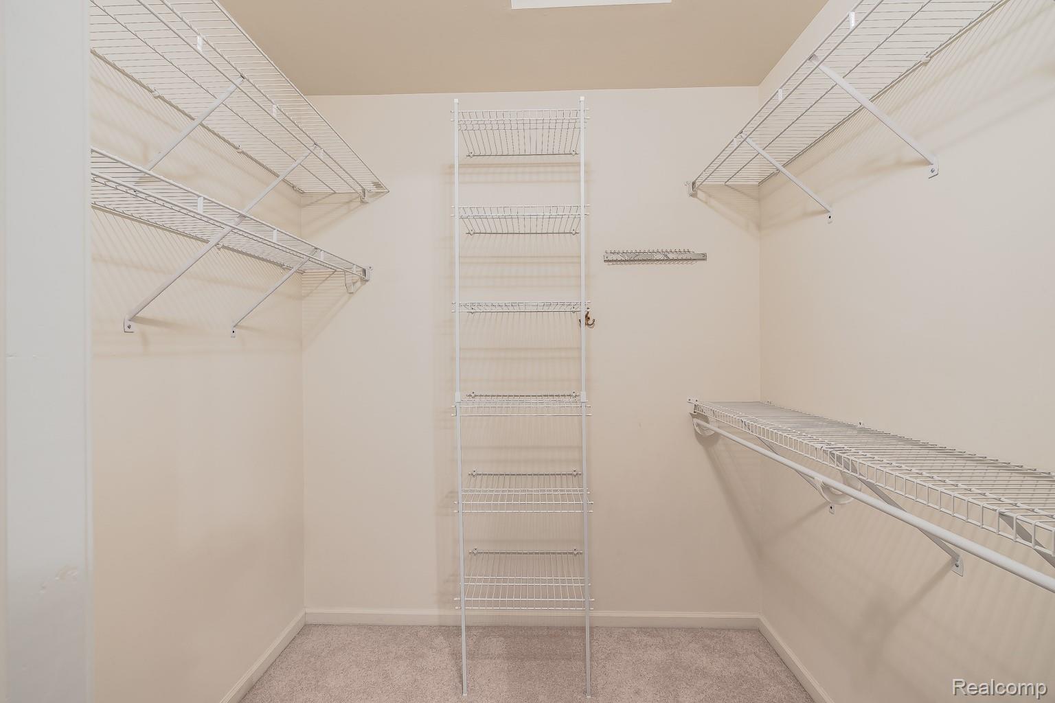 6580 Summit Ridge Court Clarkston, MI 48346 - Photo 29 of 54 En-Suite Walk-In Closet
