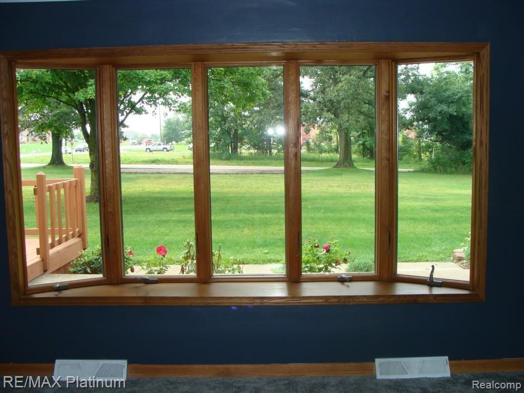 3975 Bigelow Road Howell, MI 48855 - Photo 4 of 26 Living Room Bay Window