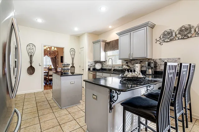 $425,000 | 5070 Royston Loop, Memphis, TN 38125