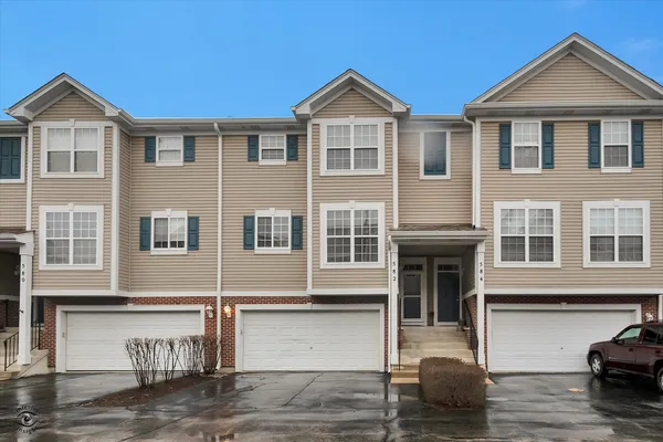 $2,800 | 582 Declaration Lane, Aurora, IL 60502