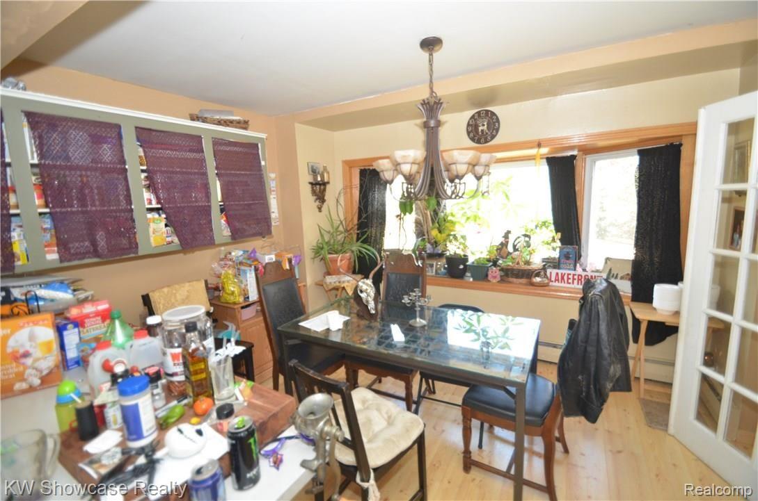 3035 North Hickory Ridge Road Highland, MI 48357 - Photo 4 of 25 DINING.JPG