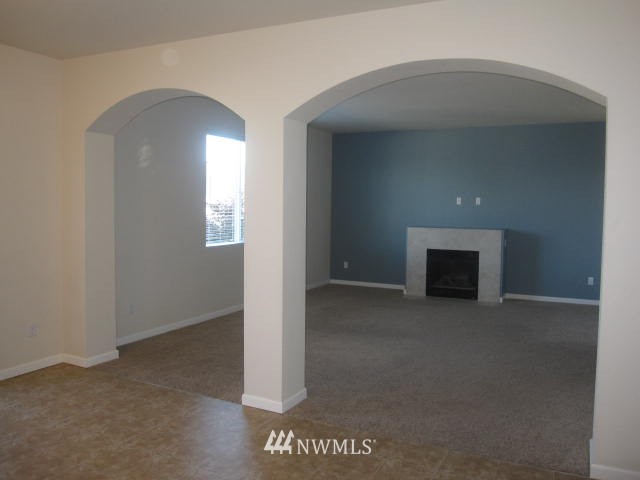 563 Graham Avenue Northeast Renton, WA 98059 - Photo 5 of 15 Gallery Image 5