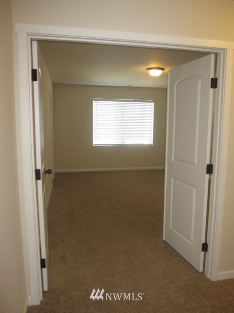 563 Graham Avenue Northeast Renton, WA 98059 - Photo 8 of 15 Gallery Image 8