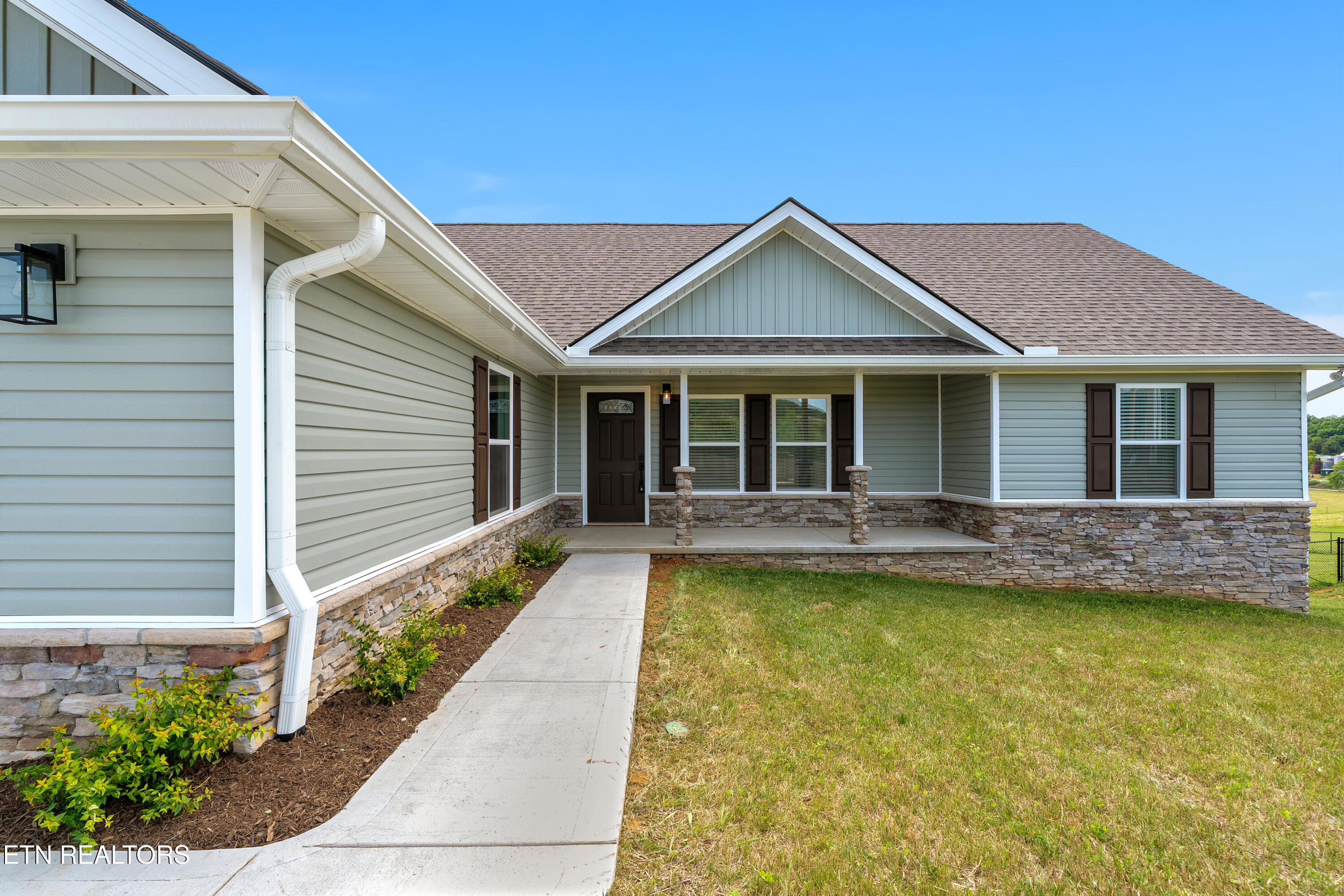 254 Thompson Road Madisonville, TN 37354 - Photo 3 of 42 DSC08714