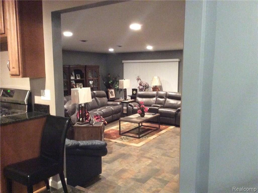25281 Code Road Southfield, MI 48033 - Photo 15 of 53 IMG_0058.JPG