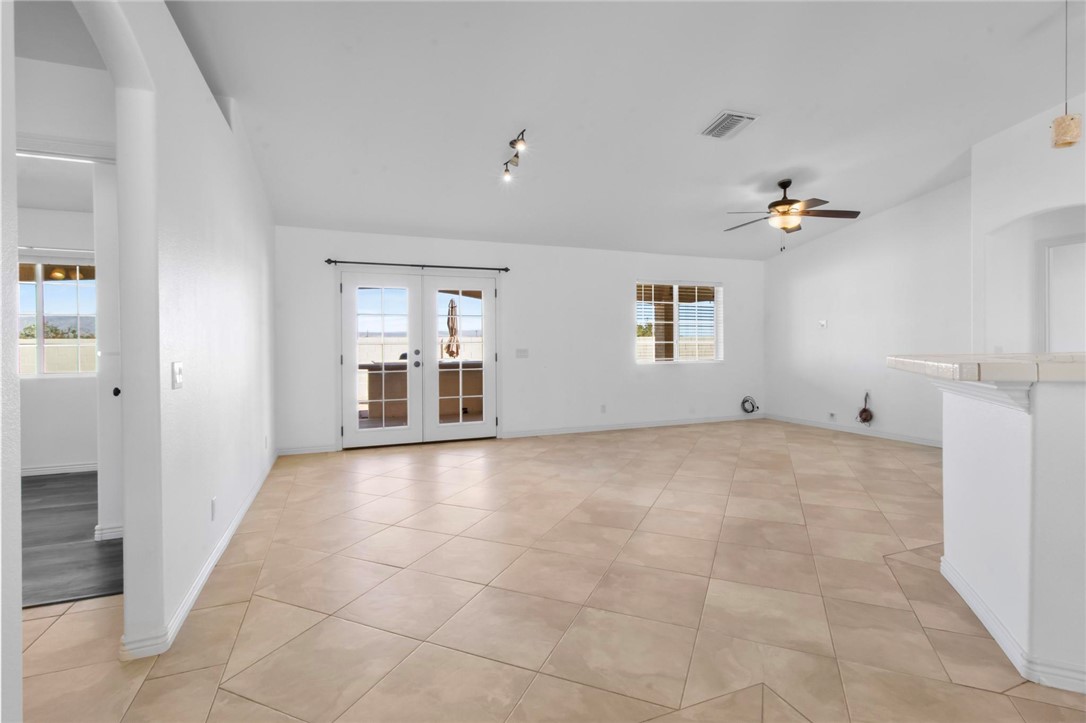 1553 Puma Road Mohave Valley, AZ 86440 - Photo 5 of 41