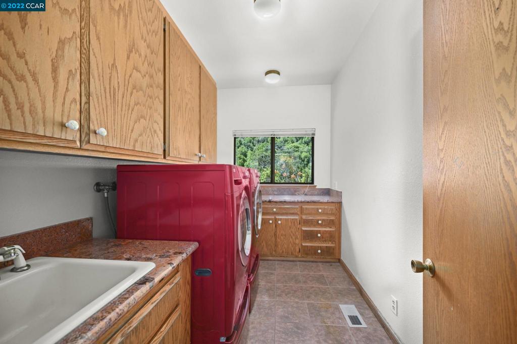 5433-5433 Alhambra Valley Road Martinez, CA 94553 - Photo 31 of 59 Laundry Room