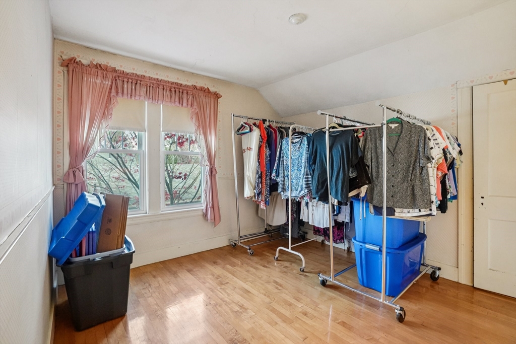 55 Standish Street Worcester, MA 01604 - Photo 20 of 32