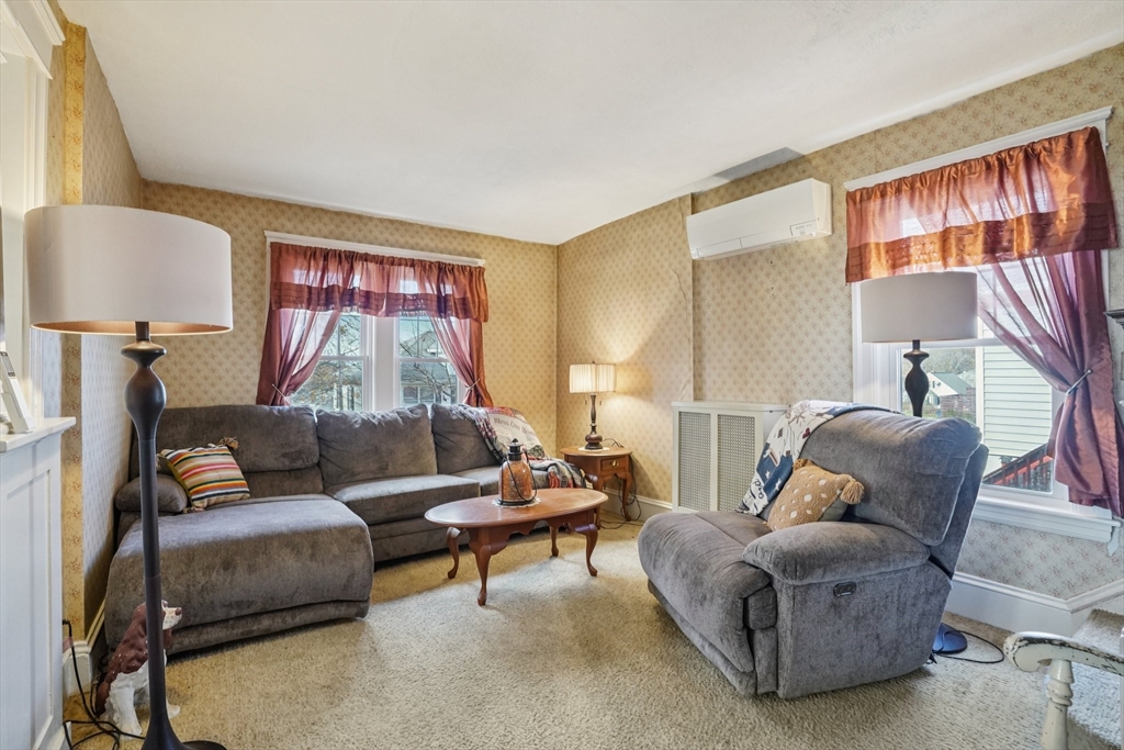 55 Standish Street Worcester, MA 01604 - Photo 6 of 32