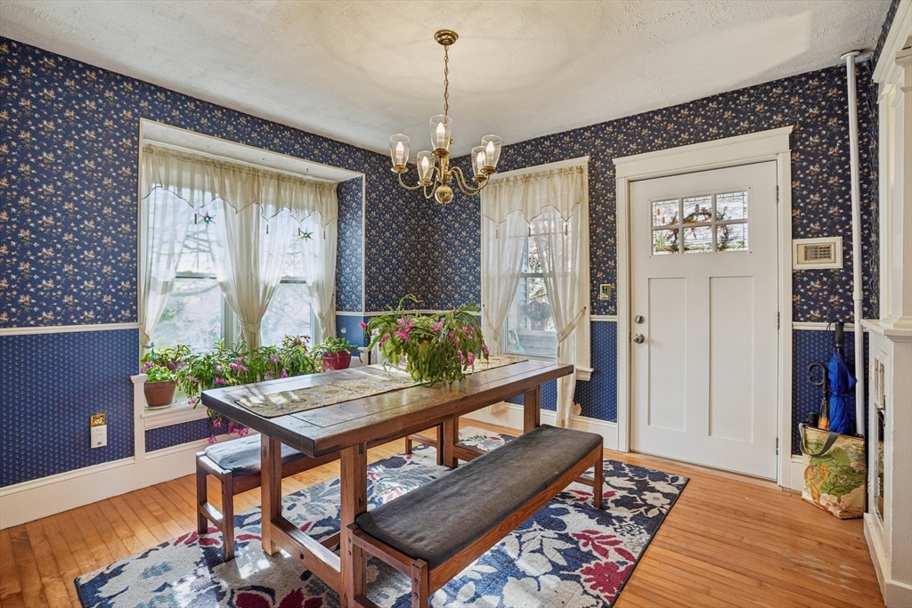 55 Standish Street Worcester, MA 01604 - Photo 9 of 32