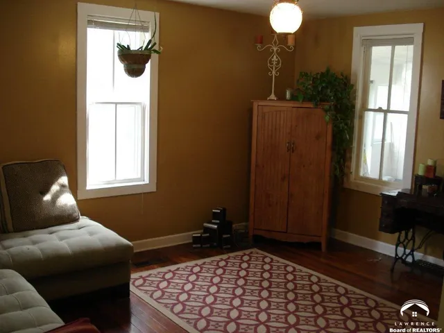 $250,000 | 927 Main Street, Eudora, KS 66025