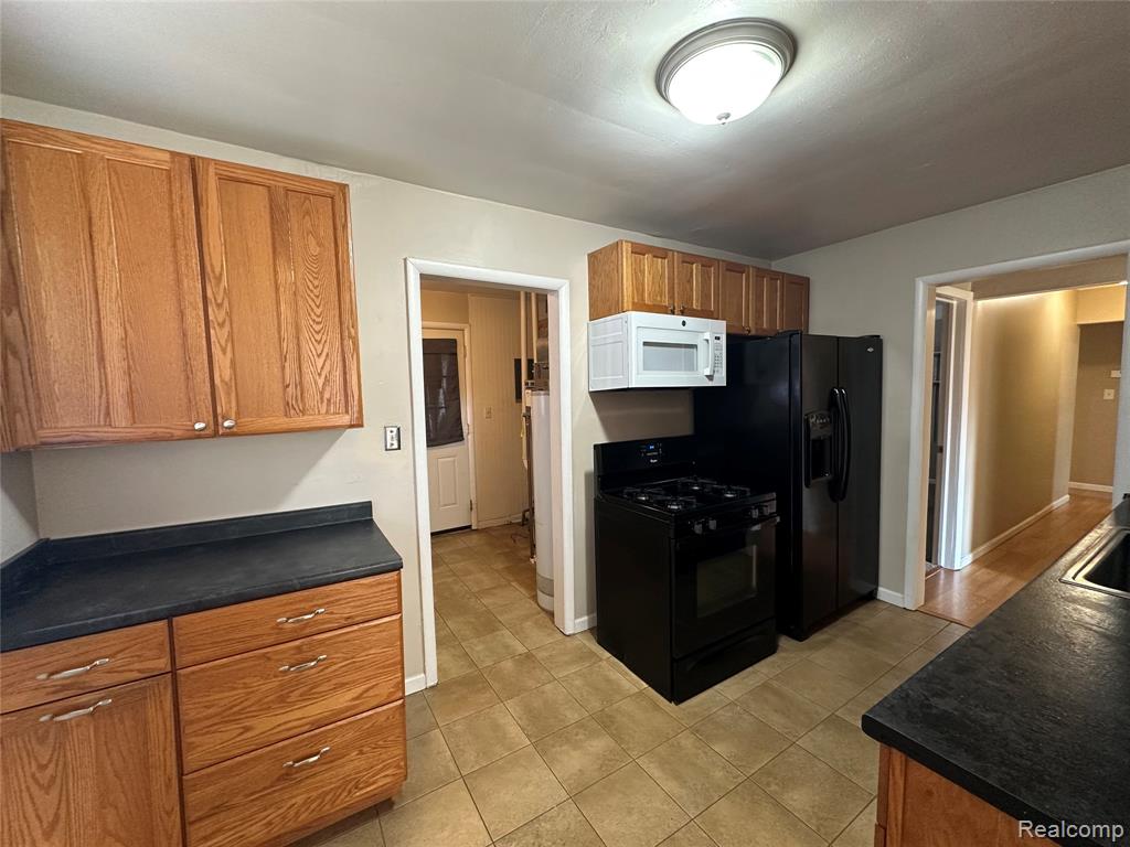12056 East Hemingway Redford, MI 48239 - Photo 10 of 22